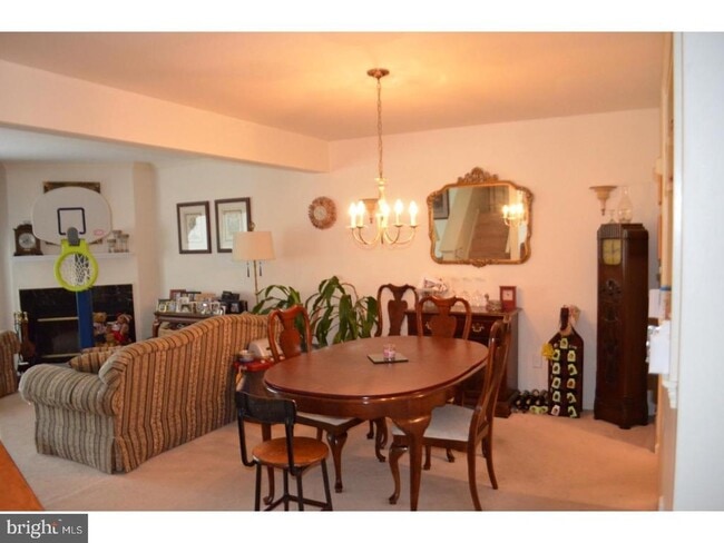 Building Photo - 302 Doral Dr