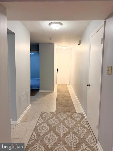 Building Photo - 201A Kelly Cove