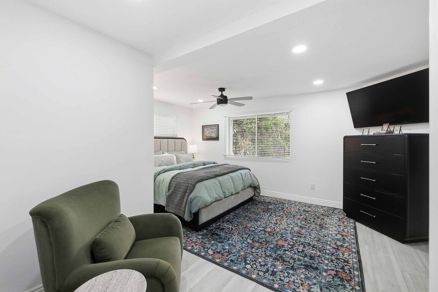 Building Photo - 1918 Marshallfield Ln