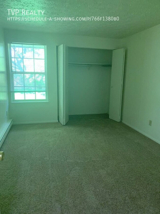 Building Photo - 128 Fox Hill Ln