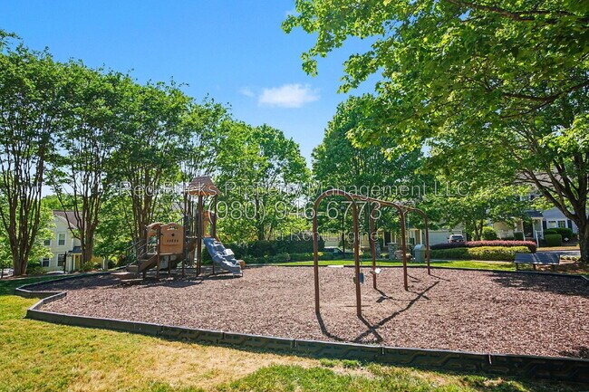 Building Photo - 15764 Castle Watch Ave