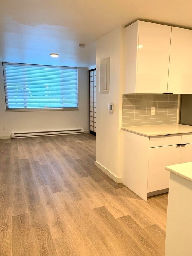 Interior Photo - Val Anne