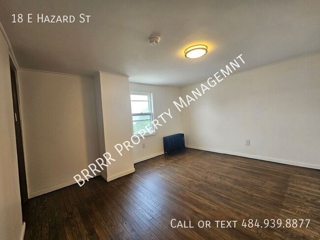 Building Photo - 18 E Hazard St