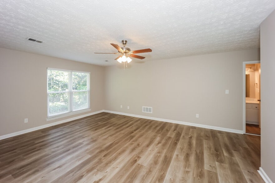 Building Photo - 6270 Beethoven Cir