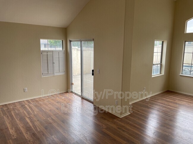 Building Photo - 30322 Marne Way