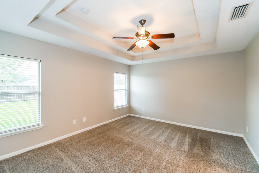 Building Photo - 45098 Amhurst Oaks Dr