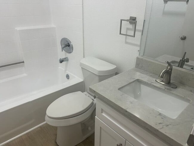 Building Photo - 8603 Fenwick St