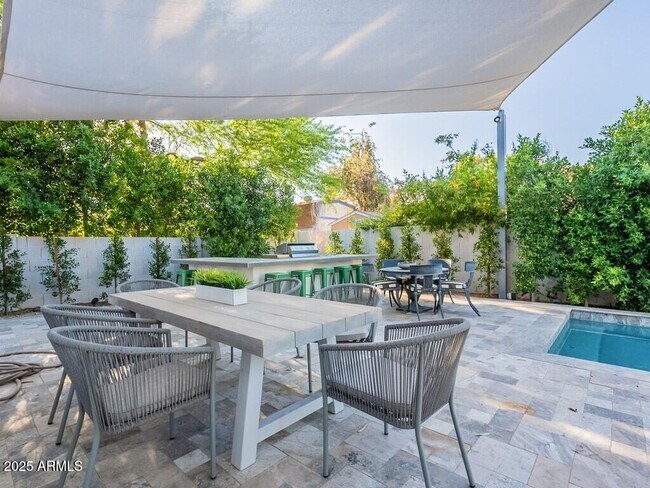 Building Photo - 4748 E Redfield Rd