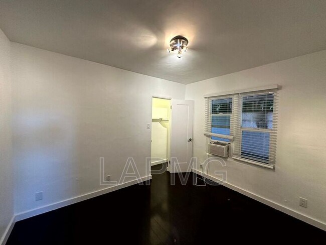 Building Photo - 5036 Ladd Ave