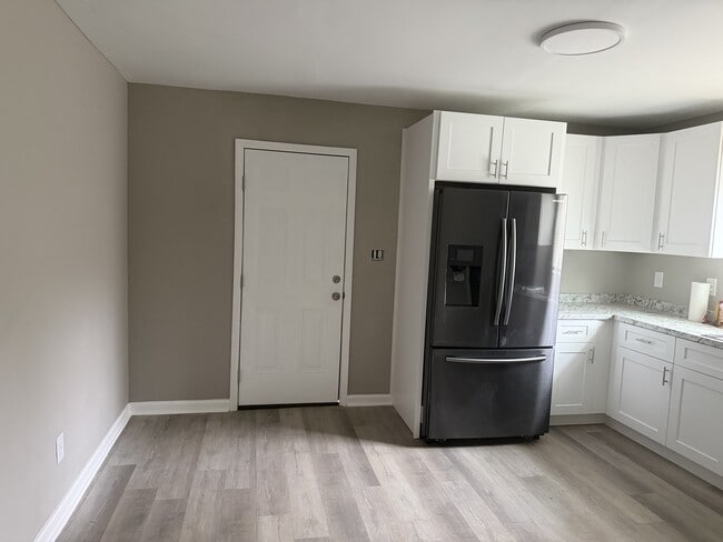 Building Photo - 524 Newcastle Rd