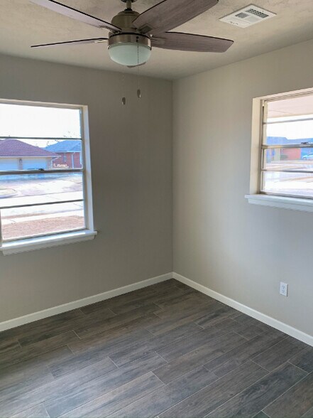 Building Photo - 217 E 30th St