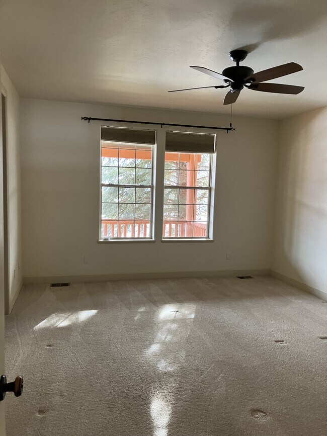 Building Photo - 217 Spirit Way