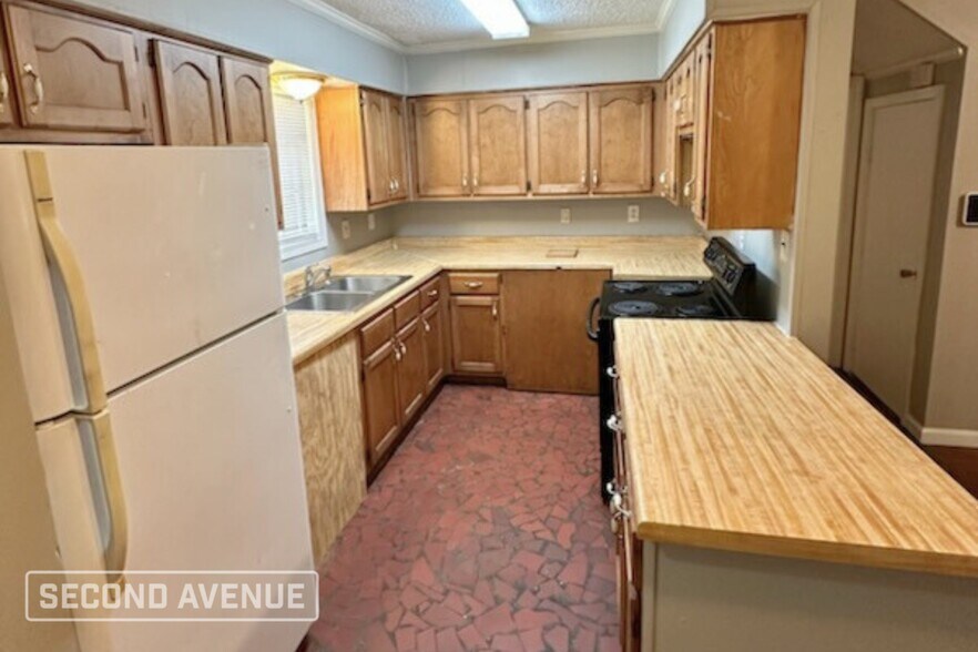 Building Photo - 3533 Naylor Dr