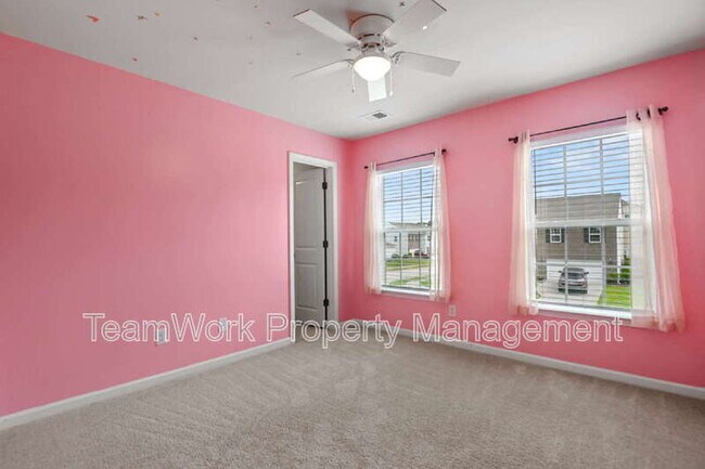 Building Photo - 126 Daniels Creek Cir