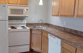 Building Photo - 550 Lowell Ave