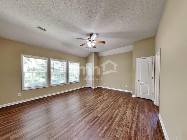 Building Photo - 3083 Newtons Crest Cir
