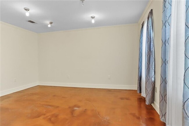 Building Photo - 2663 Toulon Dr