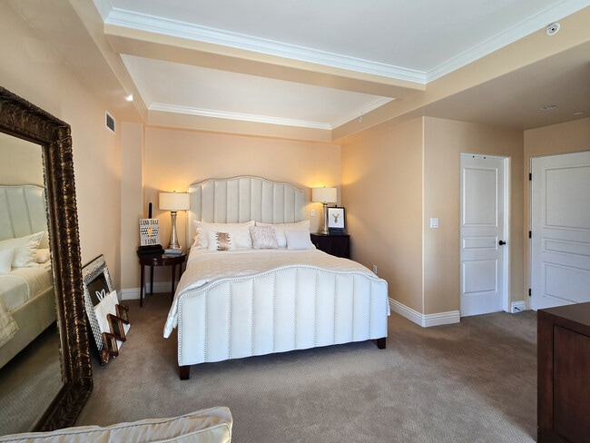 Building Photo - 10795 Wilshire Blvd