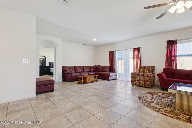 Building Photo - 560 Lumber Jack Pl