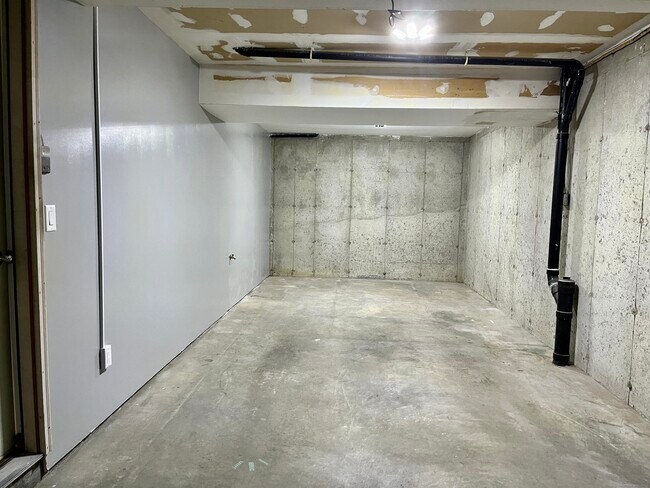 Building Photo - 808 Fieldstone Ct