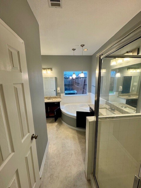 Building Photo - 12511 Silver Cup