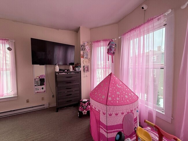 Building Photo - 7 Cottage St