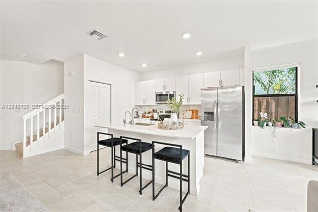 Building Photo - 25540 SW 108th Ave