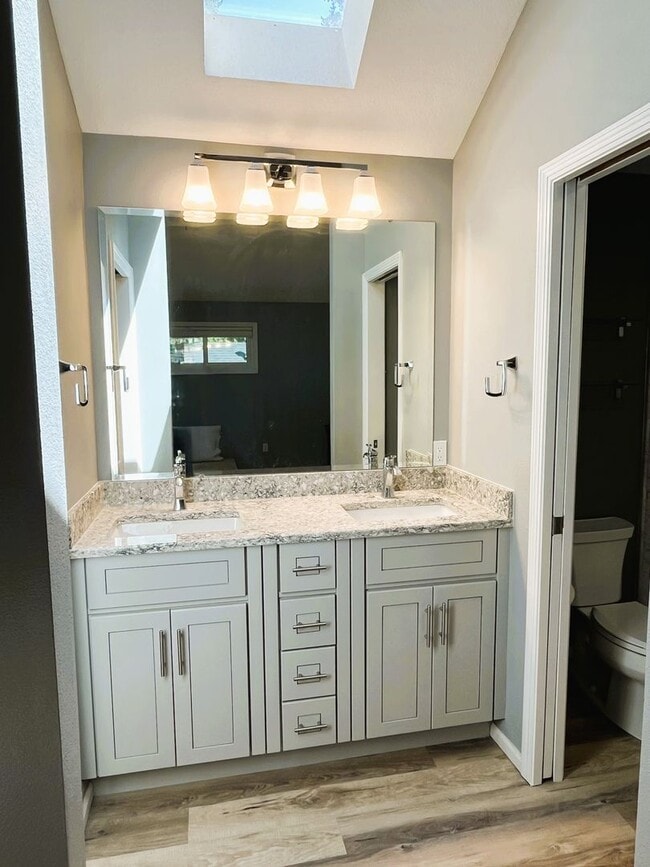 Building Photo - Bright & Spacious 3-Bedroom Home – Ideal f...