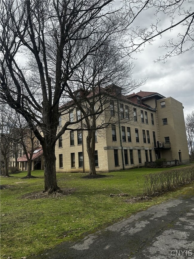 Building Photo - 10 Foery Dr