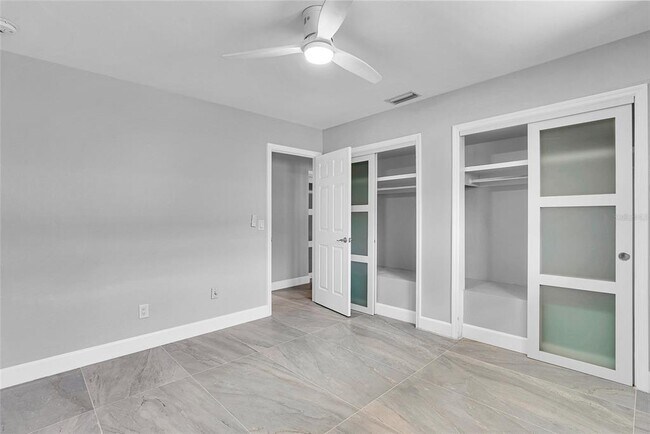 Building Photo - 3944 Doral Dr