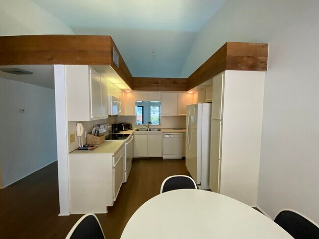 Building Photo - 5801 N Ocean Blvd