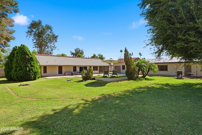 Building Photo - 10432 W Avalon Dr