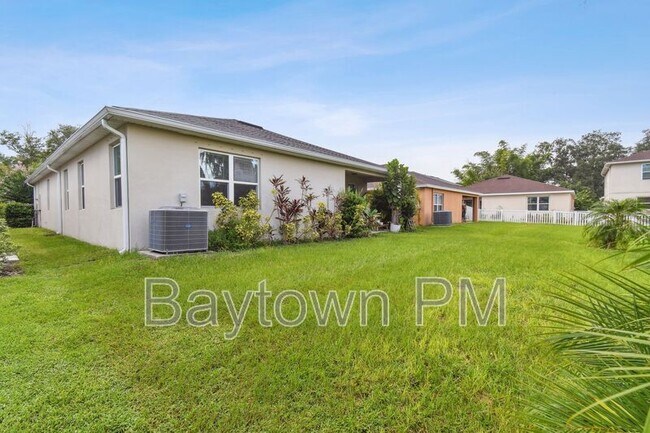 Building Photo - 10530 Medford Lakes Dr
