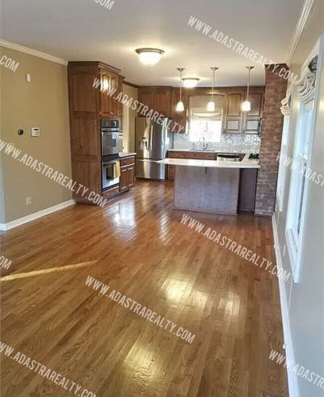 Building Photo - Amazing Brookside Home-Available in SEPTEM...