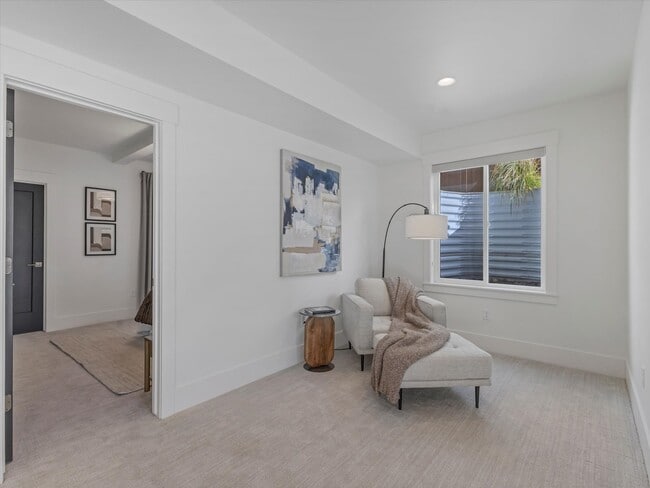 Building Photo - 296 E 230 N