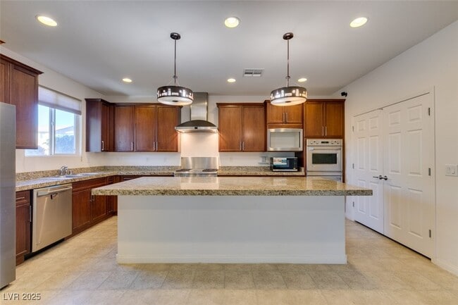 Building Photo - 10465 Saddle Mountain St