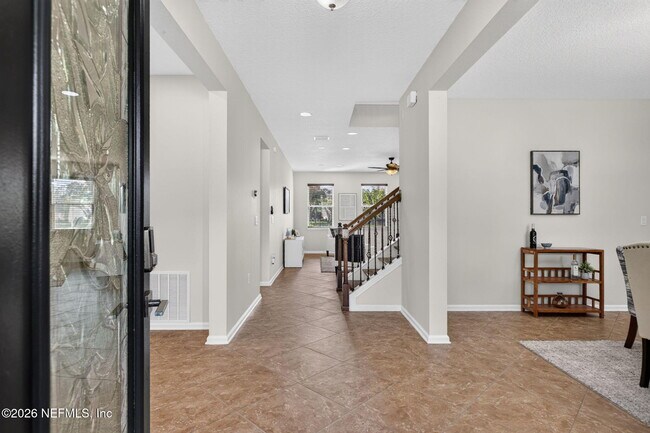 Building Photo - 127 Rockcreek Dr