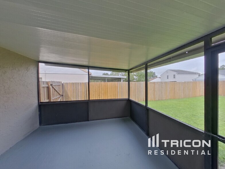 Building Photo - 1624 Crossridge Dr