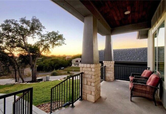 Building Photo - 424 Summit Ridge Dr N