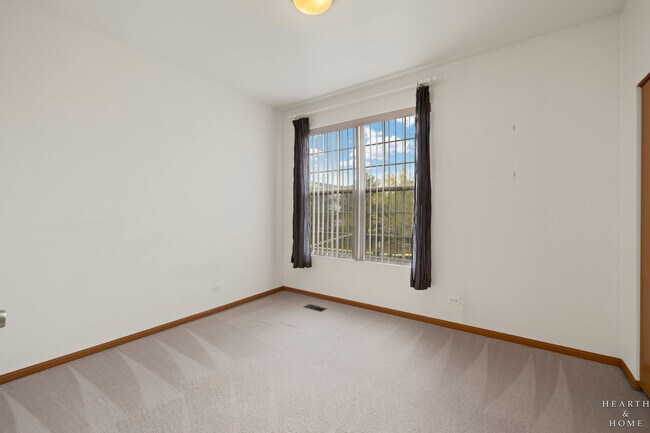 Building Photo - 1100 Ellsworth Dr