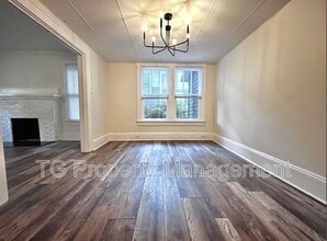 Building Photo - 2561 Rosselle St