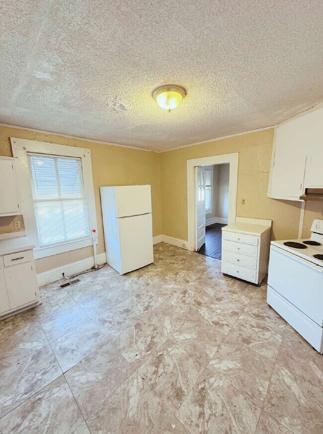 Building Photo - 738 Liberty St