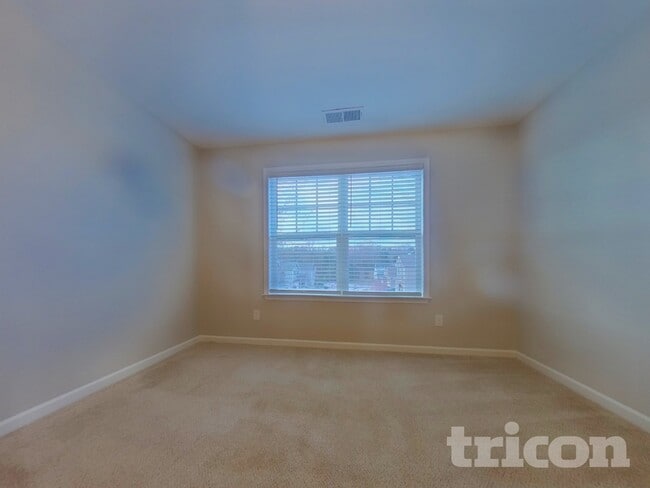 Building Photo - 318 Lanyard Ln