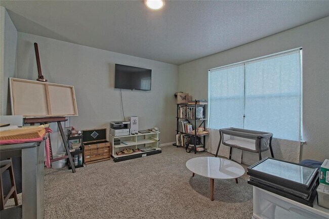 Building Photo - 513 Shiner Ln