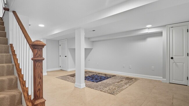 Building Photo - 1654 Gales St NE