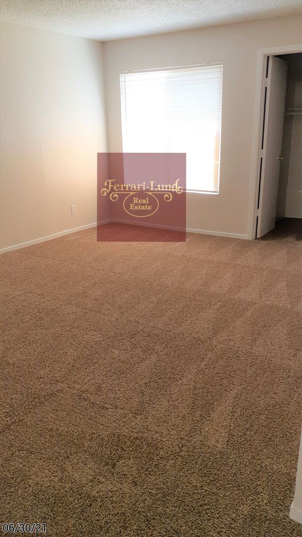 Building Photo - MOVE IN SPECIAL $500 off- Condo Near UNR, ...