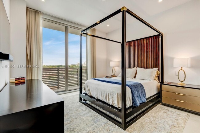 Building Photo - 515 Valencia Ave