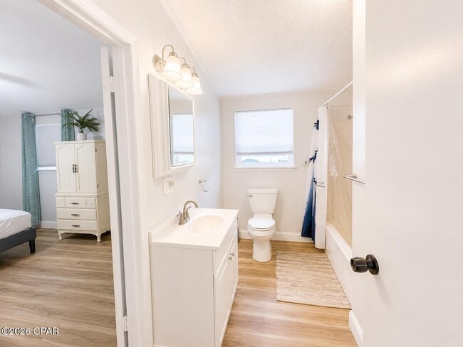 Building Photo - 208 El Prado Pl