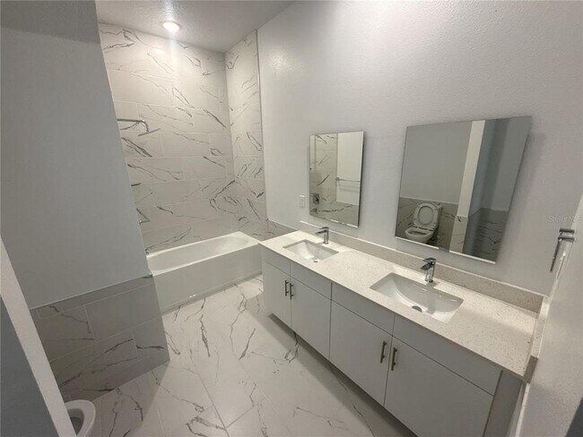 Building Photo - 399 Famagusta Dr