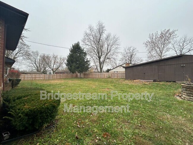 Building Photo - 7201 Englewood Dr